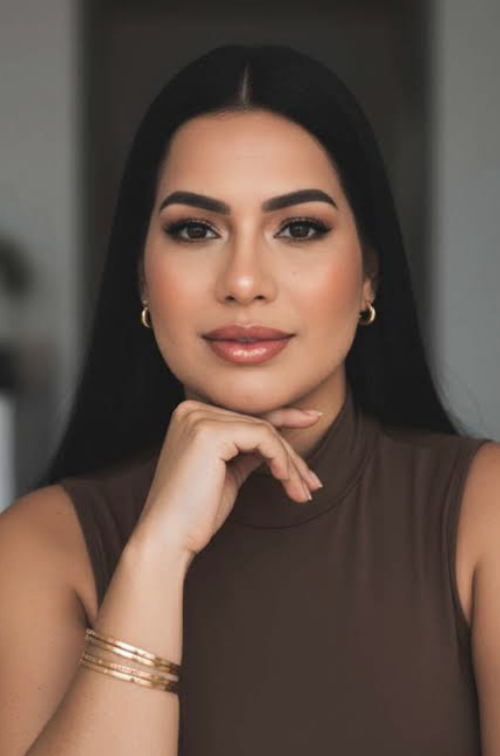 Ana, 23
